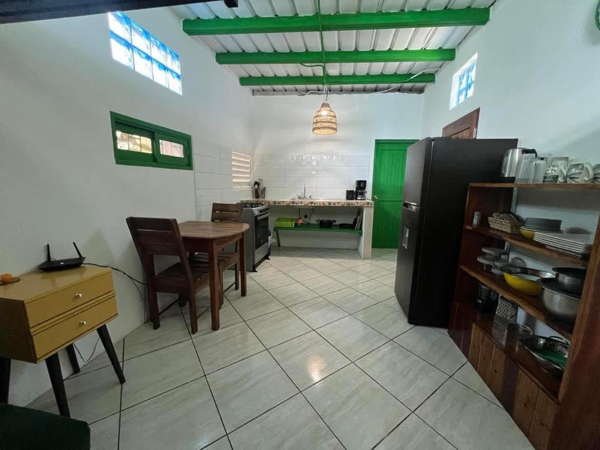 Buena Onda Backpackers Hotel San Juan del Sur Buitenkant foto